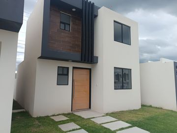HERMOSA CASA 2 NIVELES 120.00 M2 INFONAVIT, FOVISSSTE, ISSFAM