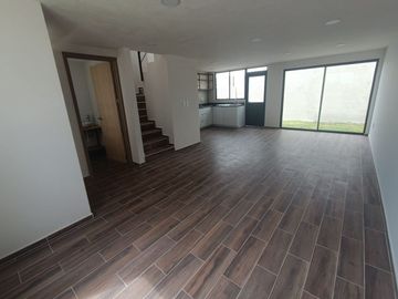 HERMOSA CASA 2 NIVELES 120.00 M2 INFONAVIT, FOVISSSTE, ISSFAM