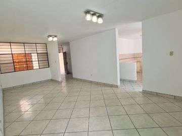 Propiedad Comercial Estratégica en Venta – Urb. Puente Blanco Av Cutervo, Ica