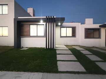 HERMOSA CASA DE 1 NIVEL PARA INFONAVIT 120.00 M2