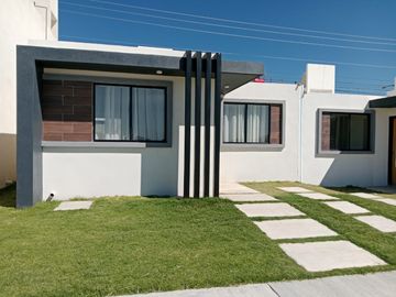 HERMOSA CASA DE 1 NIVEL PARA INFONAVIT 120.00 M2