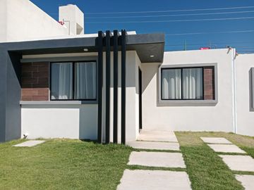 HERMOSA CASA DE 1 NIVEL PARA INFONAVIT 120.00 M2