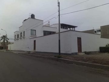 VENDO CASA EN BRISAS DE VILLA DE 300 MTS2 DE 4 DORMITORIOS