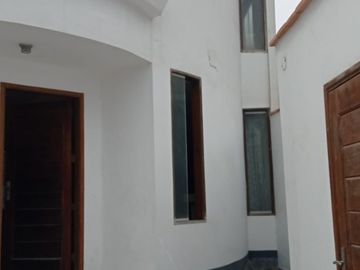 VENDO CASA EN BRISAS DE VILLA DE 300 MTS2 DE 4 DORMITORIOS