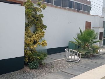 VENDO CASA EN BRISAS DE VILLA DE 300 MTS2 DE 4 DORMITORIOS