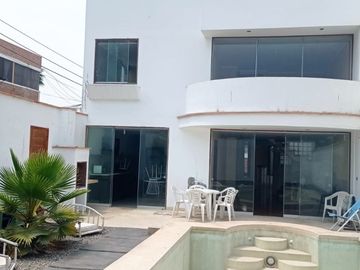 VENDO CASA EN BRISAS DE VILLA DE 300 MTS2 DE 4 DORMITORIOS