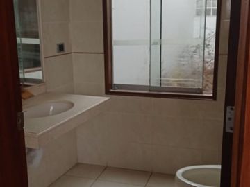 VENDO CASA EN BRISAS DE VILLA DE 300 MTS2 DE 4 DORMITORIOS