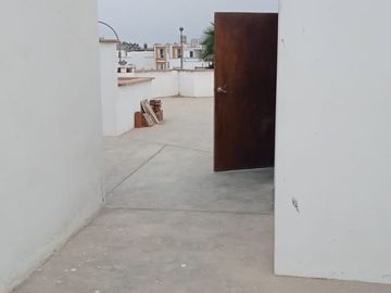 VENDO CASA EN BRISAS DE VILLA DE 300 MTS2 DE 4 DORMITORIOS