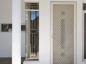 Rumah 2 Lantai Ploso Timur Tambaksari Dekat Sekolahan, Jalan Raya Merr & Galaxi Mall