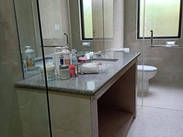 DIJUAL RUMAH MODERN DALAM KOMPLEK DEKAT GEGERKALONG DAN POLBAN CIWARUGA BANDUNG UTARA