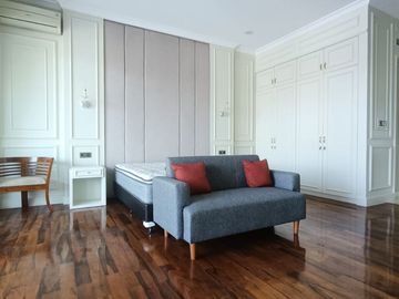 RUMAH LUX MODERN SEMI VILLA DOWNSLOPE, ADA KOLAM RENANG PRIBADI AREA BANDUNG UTARA SAYAP CIUMBULEUIT