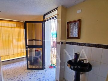CASA EN VENTA – ¡OPORTUNIDAD ÚNICA EN GUAMANÍ ALTO, SECTOR LA VICTORIA! QUITO SUR