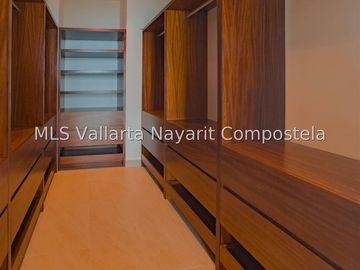 Penthouse en venta en Bucerias Zona Dorada.