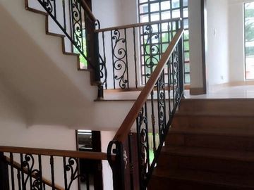 Casa en Venta Loma de Los Benedictinos Envigado