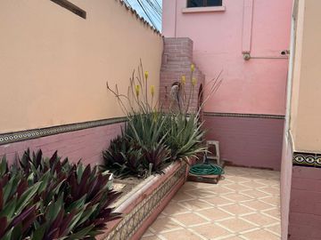 VENDO CASONA EN BARRANCO DETRAS DEL MUSEO PEDRO DE OSMA