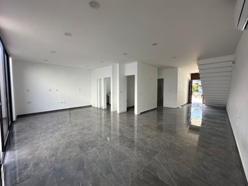 ESPECTACULAR CASA EN VENTA EN MAZATLAN SECTOR CERRITOS (ALTABRISA RESIDENCIAL) 4 RECAMARAS, A SOLO 800 MTS DEL MAR, PRIVADA CON ALBERCA Y GYM