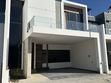 ESPECTACULAR CASA EN VENTA EN MAZATLAN SECTOR CERRITOS (ALTABRISA RESIDENCIAL) 4 RECAMARAS, A SOLO 800 MTS DEL MAR, PRIVADA CON ALBERCA Y GYM