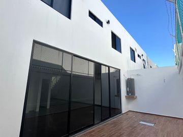 ESPECTACULAR CASA EN VENTA EN MAZATLAN SECTOR CERRITOS (ALTABRISA RESIDENCIAL) 4 RECAMARAS, A SOLO 800 MTS DEL MAR, PRIVADA CON ALBERCA Y GYM