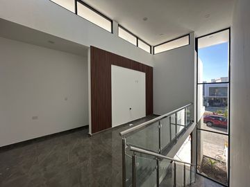 ESPECTACULAR CASA EN VENTA EN MAZATLAN SECTOR CERRITOS (ALTABRISA RESIDENCIAL) 4 RECAMARAS, A SOLO 800 MTS DEL MAR, PRIVADA CON ALBERCA Y GYM