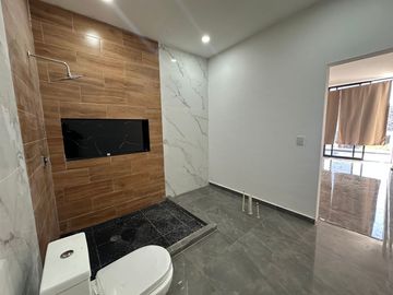 ESPECTACULAR CASA EN VENTA EN MAZATLAN SECTOR CERRITOS (ALTABRISA RESIDENCIAL) 4 RECAMARAS, A SOLO 800 MTS DEL MAR, PRIVADA CON ALBERCA Y GYM