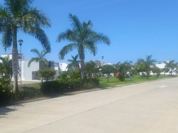 ESPECTACULAR CASA EN VENTA EN MAZATLAN SECTOR CERRITOS (ALTABRISA RESIDENCIAL) 4 RECAMARAS, A SOLO 800 MTS DEL MAR, PRIVADA CON ALBERCA Y GYM