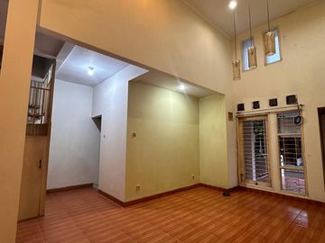 Dijual rumah bagsu modern clasic di Komplek Bintaro Jaya