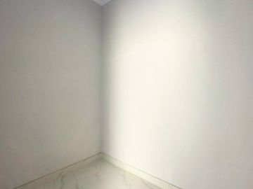 Rumah 2 Lantai Bergaya American Classic Di Lokasi Strategis Srengseng Sawah, Jagakarsa - Jakarta selatan