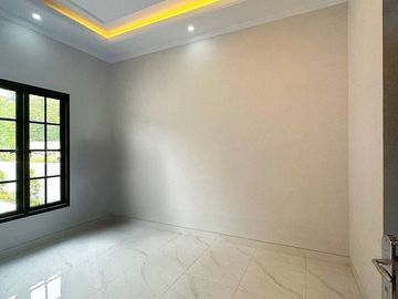 Rumah 2 Lantai Bergaya American Classic Di Lokasi Strategis Srengseng Sawah, Jagakarsa - Jakarta selatan