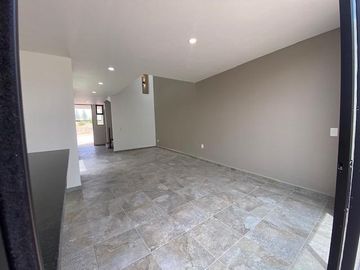 ESTRENA CASA DE AUTOR EN VENTA EN CAPITAL SUR  4 RECÀMARAS VIGILANCIA