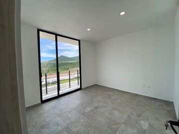 ESTRENA CASA DE AUTOR EN VENTA EN CAPITAL SUR  4 RECÀMARAS VIGILANCIA