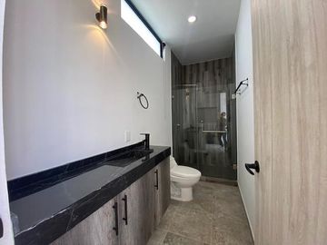 ESTRENA CASA DE AUTOR EN VENTA EN CAPITAL SUR  4 RECÀMARAS VIGILANCIA