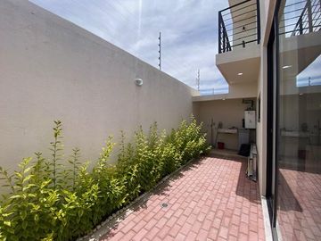 ESTRENA CASA DE AUTOR EN VENTA EN CAPITAL SUR  4 RECÀMARAS VIGILANCIA
