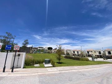 ESTRENA CASA DE AUTOR EN VENTA EN CAPITAL SUR  4 RECÀMARAS VIGILANCIA