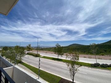 ESTRENA CASA DE AUTOR EN VENTA EN CAPITAL SUR  4 RECÀMARAS VIGILANCIA