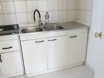 SE VENDE DEPARTAMENTO 3 DORMITORIOS 2 BAÑOS  Y ESTACIONAMIENTO EN  CONDOMINIO PARQUE ALMAGRO