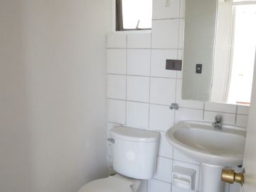 SE VENDE DEPARTAMENTO 3 DORMITORIOS 2 BAÑOS  Y ESTACIONAMIENTO EN  CONDOMINIO PARQUE ALMAGRO