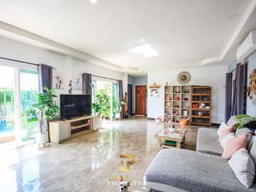 3 Bedroom Pool Villa for Sale Near Golf Course in Huay Yai Pattaya