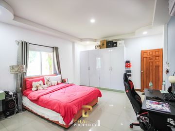 3 Bedroom Pool Villa for Sale Near Golf Course in Huay Yai Pattaya