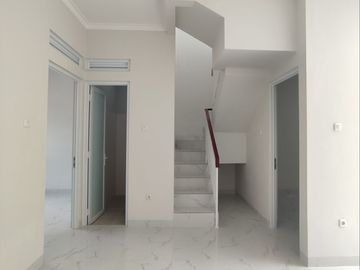 Rumah Ard. Arcamanik-Antapani, Baru READY-SIAP HUNI Murah 2 LANTAI Mewah di Kota Bandung Jual Dijual