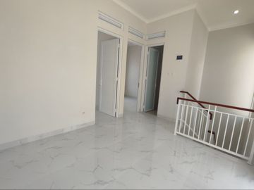 Rumah Ard. Arcamanik-Antapani, Baru READY-SIAP HUNI Murah 2 LANTAI Mewah di Kota Bandung Jual Dijual