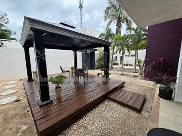 “Tu Hogar y Negocio Frente a la Laguna Bojórquez en el corazón de la espectacular Zona Hotelera de Cancún”