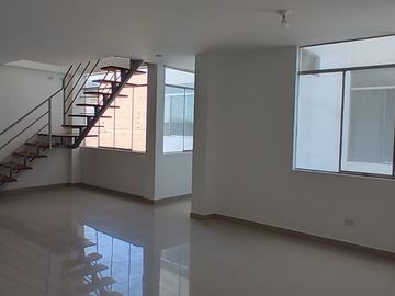 SE VENDE ACOGEDOR DEPARTAMENTO DUPLEX DE 148m2