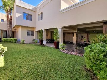 Casa en venta en La Rioja Residencial al poniente de Hermosillo