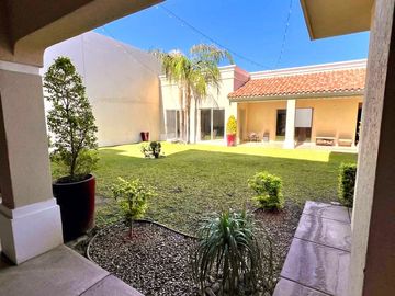 Casa en venta en La Rioja Residencial al poniente de Hermosillo