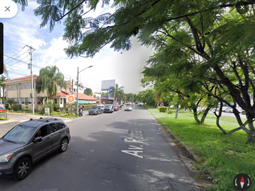 Casa en fraccionamiento ubicada en colonia Parques de Tlaquepaque, con 3 Recamaras y 59m2 entre Av Guadalupe y Anillo Periférico.