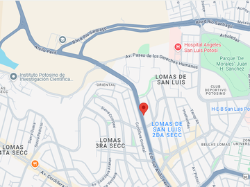 Casa ubicada en colonia Lomas de San Luis 2da Sección, con 4 recamaras y 281m2, entre Av. Sierra Leona y Anillo Periférico.