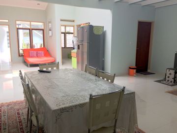 MEWAH Rumah Villa 2 lantai Fasilitas Jogging Track di lembang Cidadap
