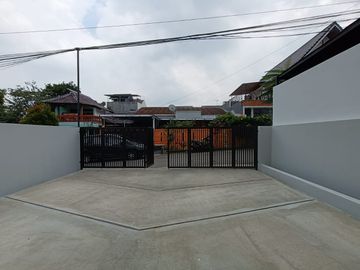 RUMAH BARU MINIMALIS 2 LANTAI DI KOMPLEK EXCLUSIVE CIHANJUANG DEKAT KOI