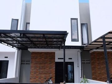 Rumah Baru Strategis di Komplek Arcamanik Cisaranten Kulon