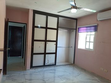 Casa de 4 habitaciónes y piscina privada en venta, Santa Fé, Playa del Carmen, Quintana Roo.
